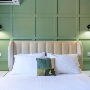 https://syncron-centre-skyline-rooftop-tirana-apartments.hotels-in-tirana.com