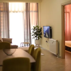 https://pleasant-apartment-with-free-dedicated-parking-in.hotels-in-tirana.com
